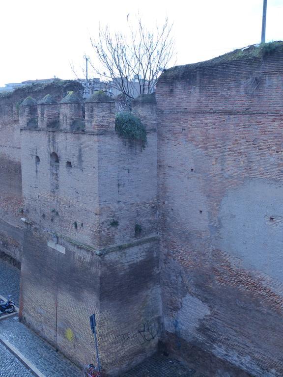 Between Termini & Colosseo 罗马 外观 照片