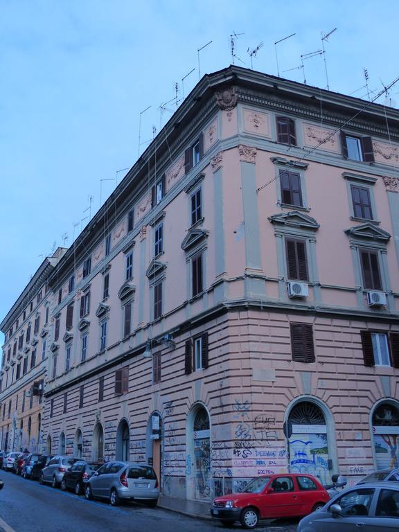 Between Termini & Colosseo 罗马 外观 照片