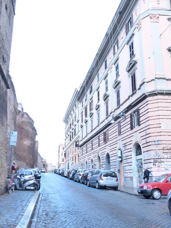 Between Termini & Colosseo 罗马 外观 照片